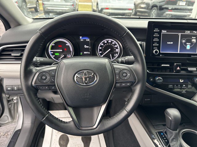 Used 2024 Toyota Camry SE image 11