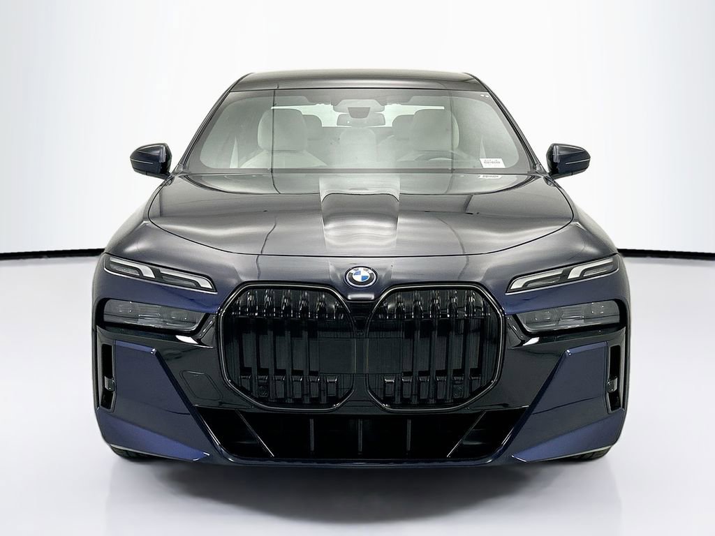 New 2026 BMW i7 xDrive60 w/ M Sport Package RWD image 2