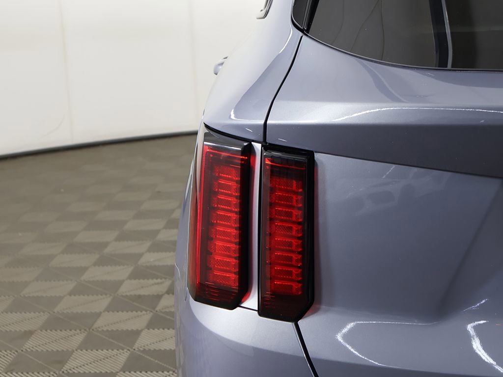 Used 2023 Kia Sorento S w/ Panoramic Sunroof Package FWD image 17