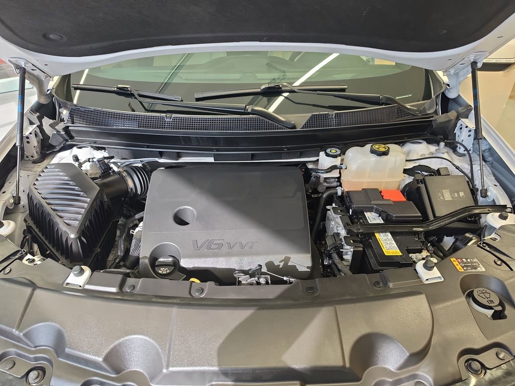 Used 2023 Chevrolet Traverse Premier FWD image 28