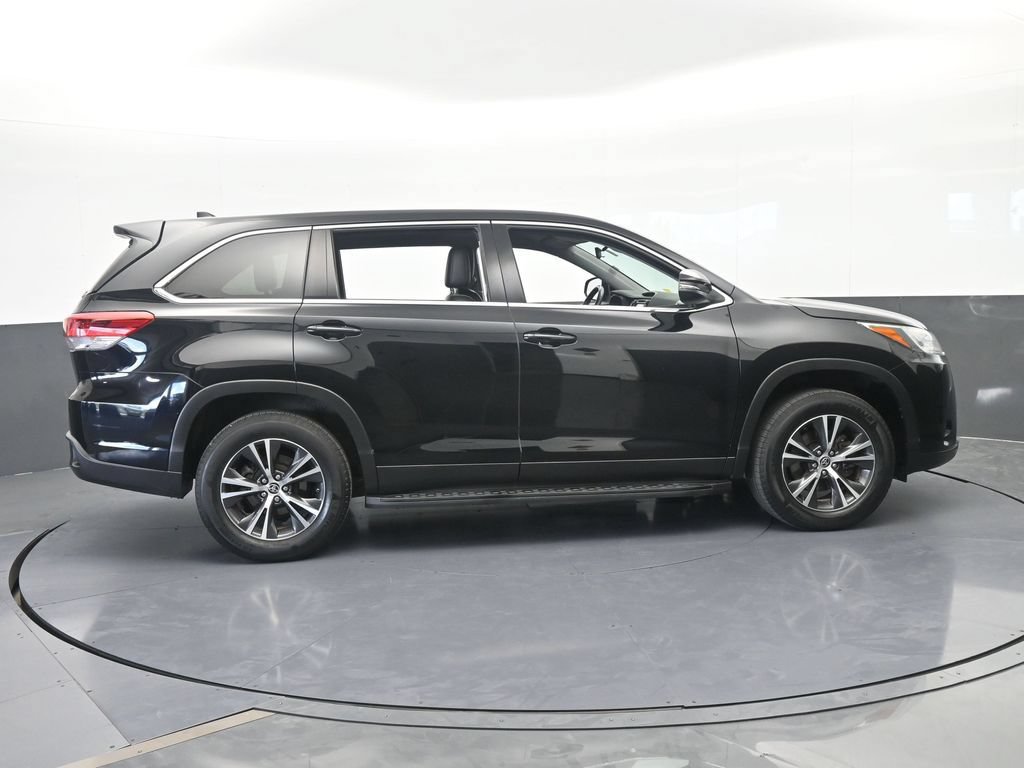 Used 2019 Toyota Highlander Plus FWD image 7