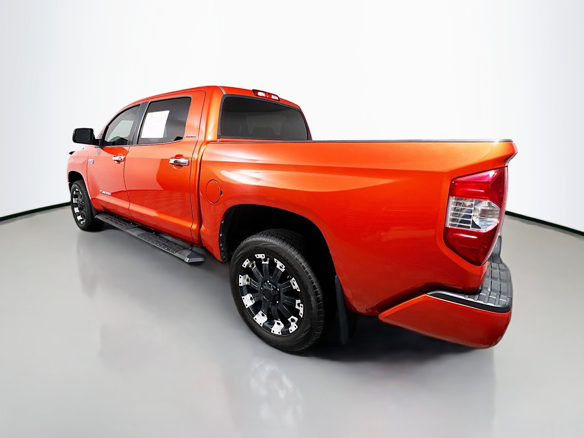 Used 2018 Toyota Tundra Limited w/ Limited Premium Package image 8