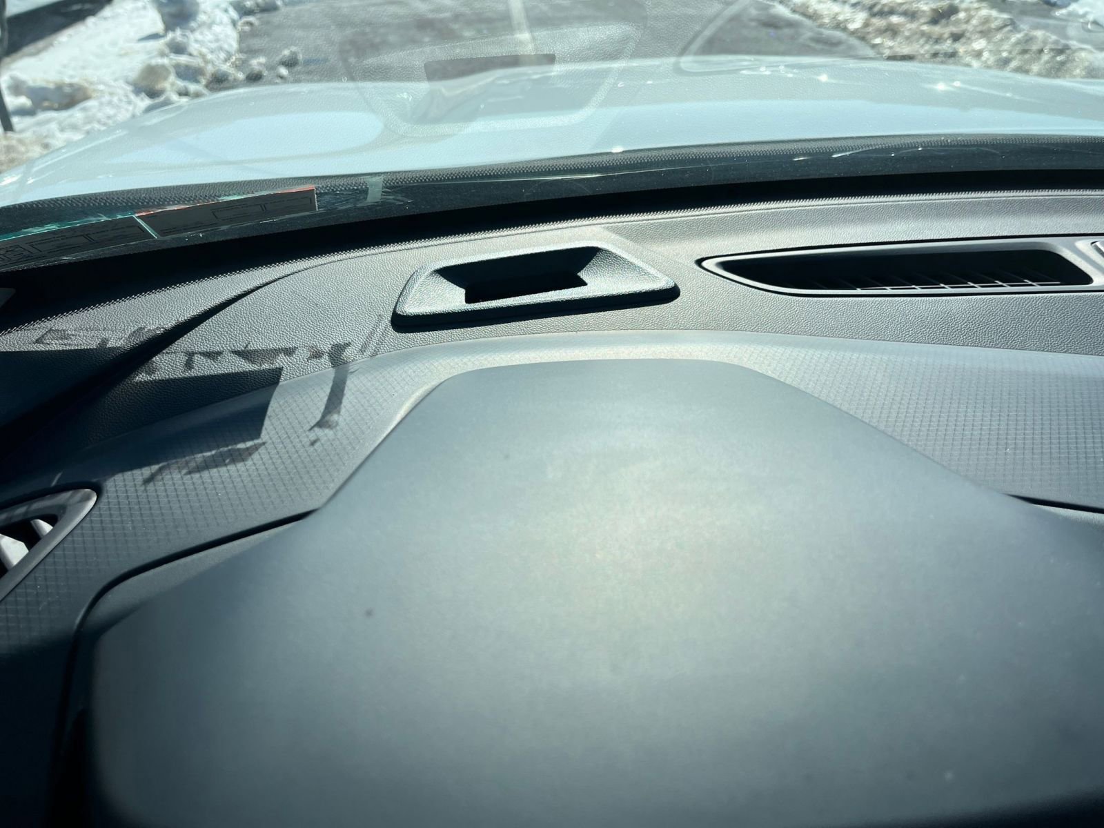 Used 2025 Chevrolet Trax LT image 34