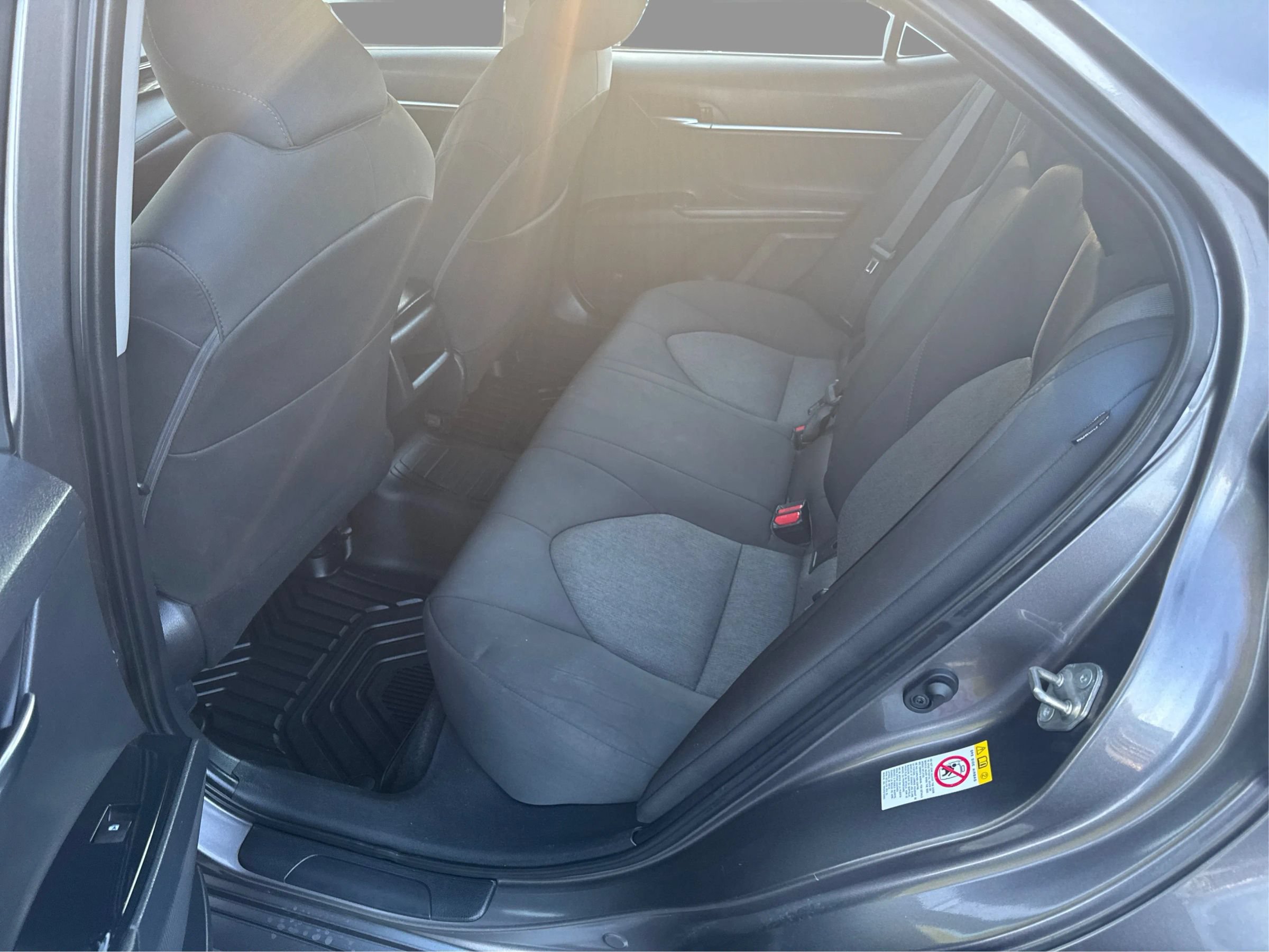 Used 2019 Toyota Camry LE FWD image 11