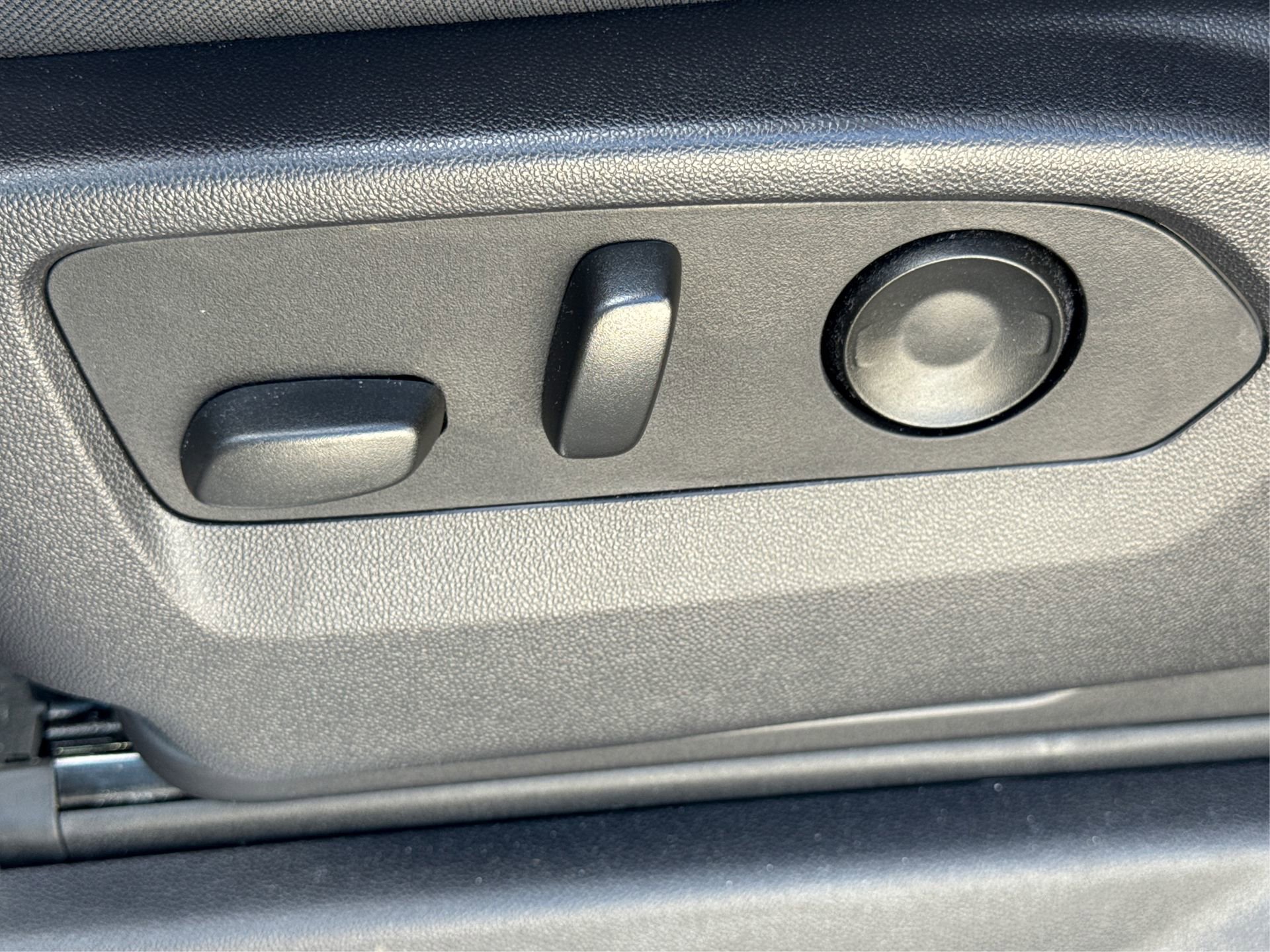 Used 2024 GMC Sierra 1500 Elevation image 24