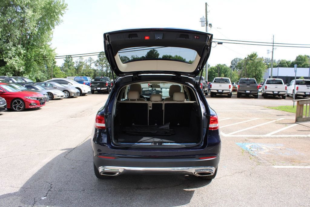 Used 2018 Mercedes-Benz GLC 300 4MATIC image 9