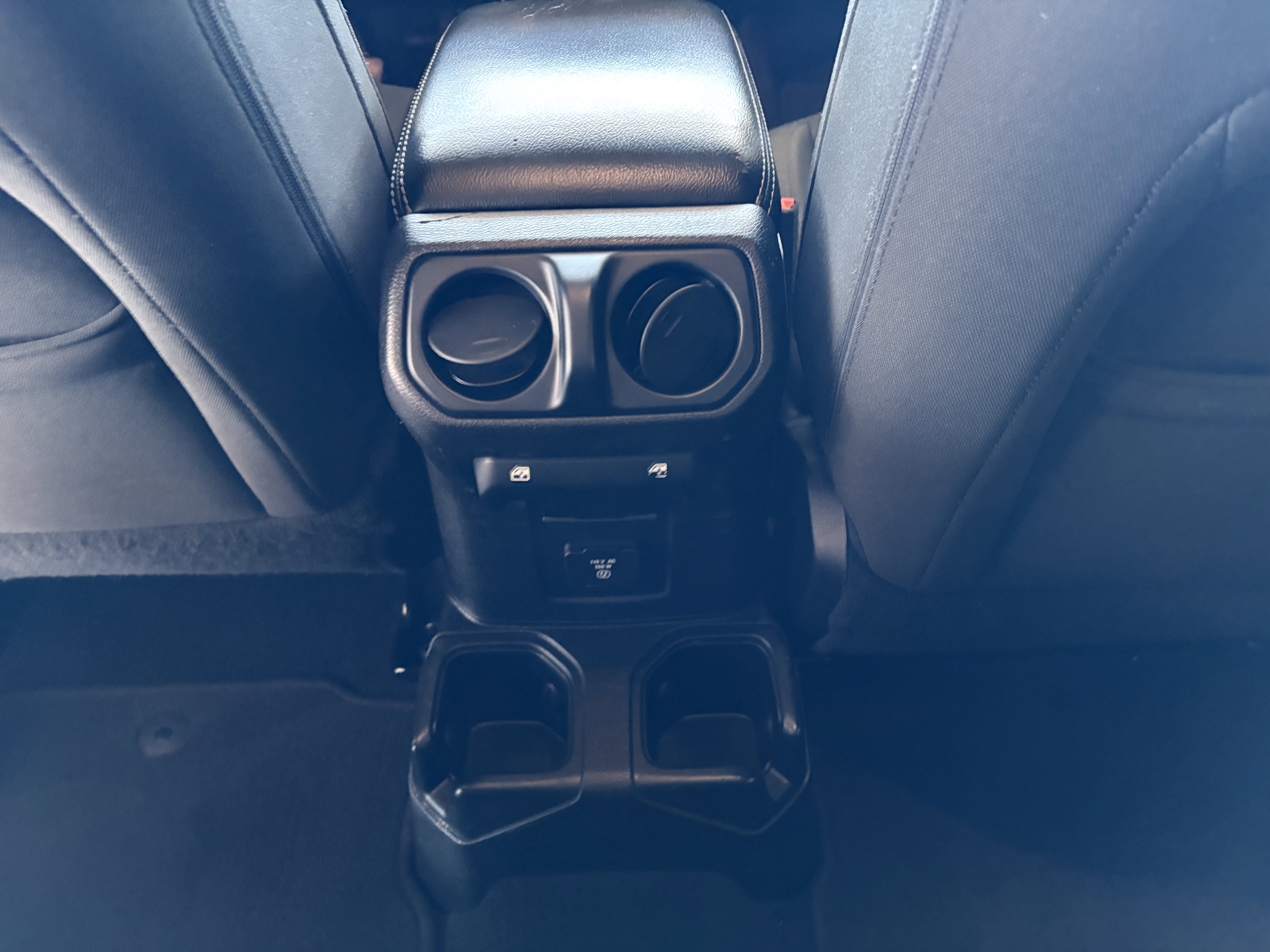Used 2019 Jeep Wrangler Unlimited Sahara AWD/4WD image 18