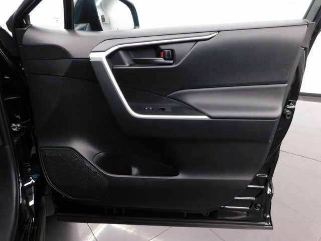 Used 2024 Toyota RAV4 LE image 32