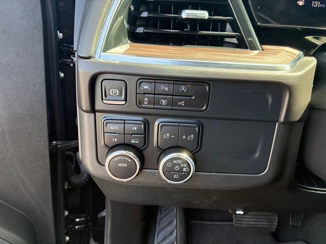 Used 2025 Chevrolet Suburban Premier AWD/4WD image 24