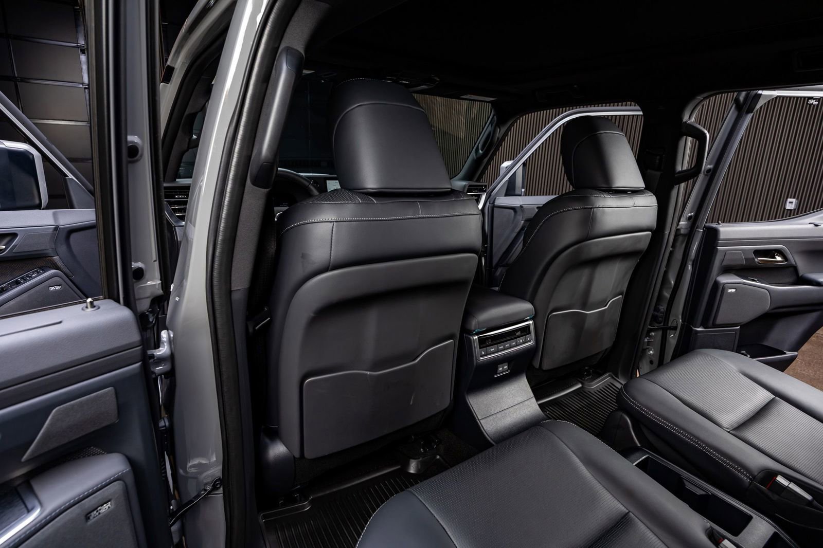 Used 2024 Lexus GX 550 image 34