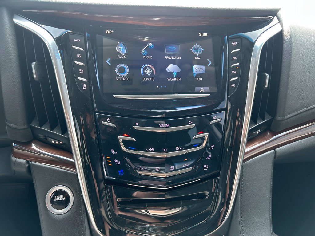Used 2018 Cadillac Escalade Luxury AWD/4WD image 14