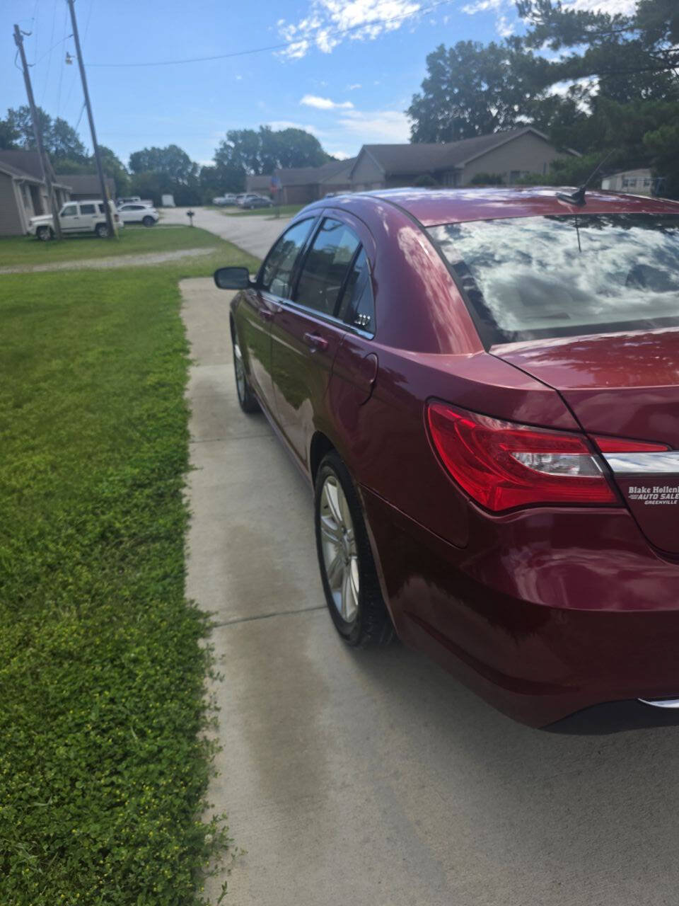 Used 2011 Chrysler 200 Touring w/ Cold Weather Group FWD image 9