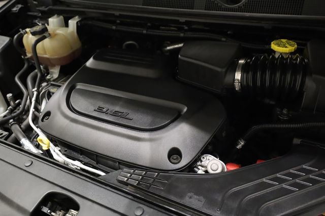 Used 2020 Chrysler Pacifica Touring-L image 9