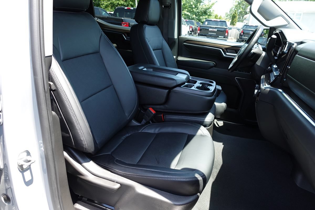 Used 2024 Chevrolet Silverado 1500 LT AWD/4WD image 33