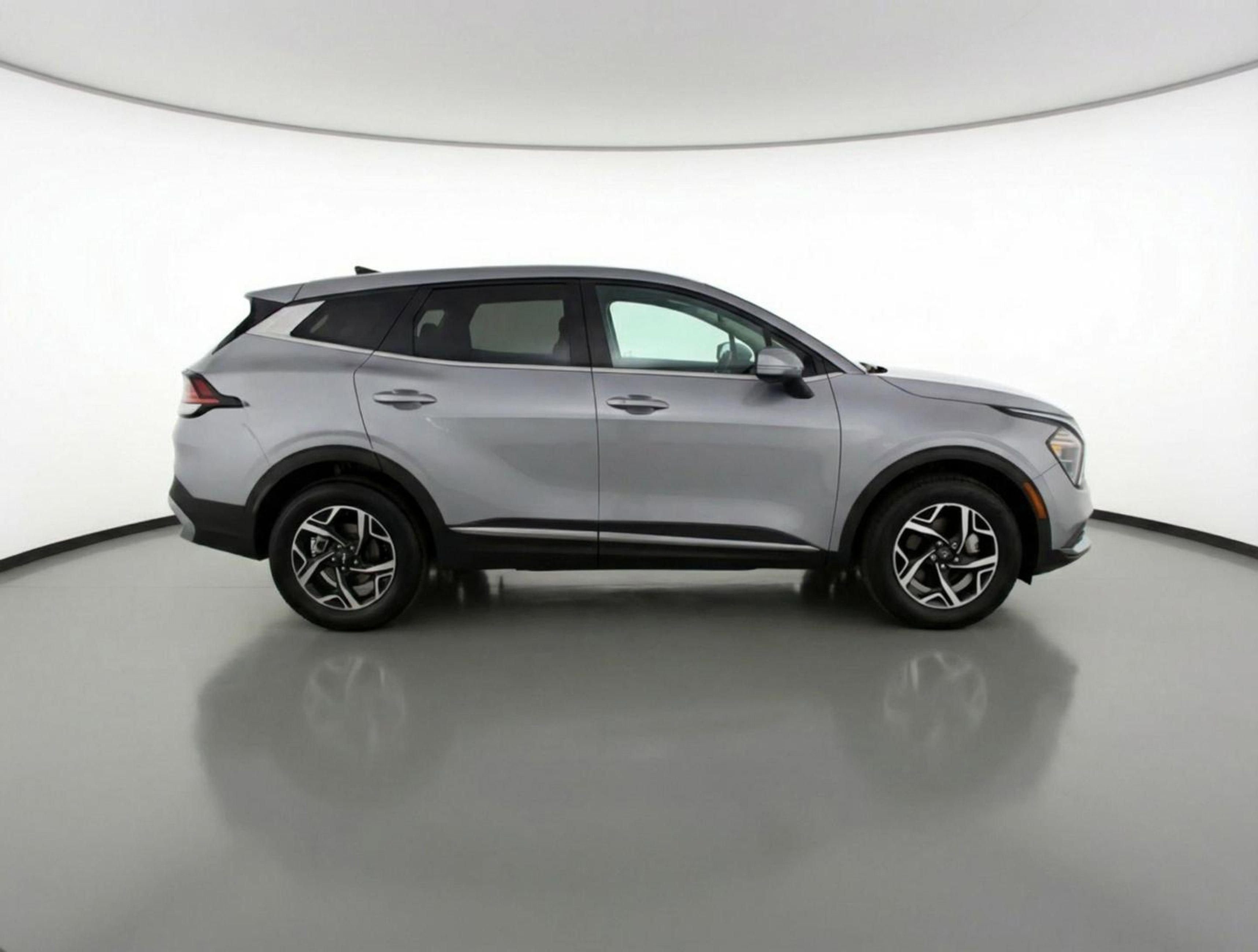 Used 2025 Kia Sportage LX image 11