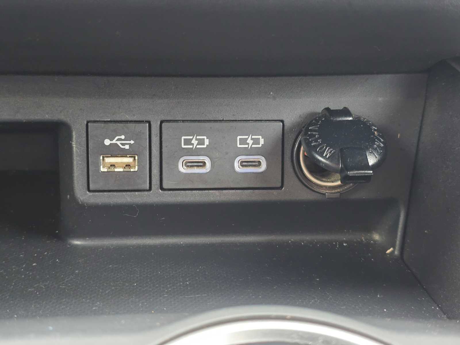 Used 2023 Toyota Highlander LE AWD/4WD image 35