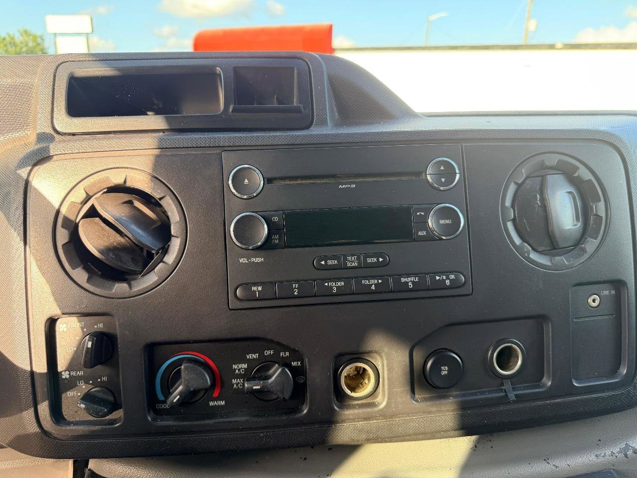 Used 2012 Ford E-350 and Econoline 350 XLT RWD image 19