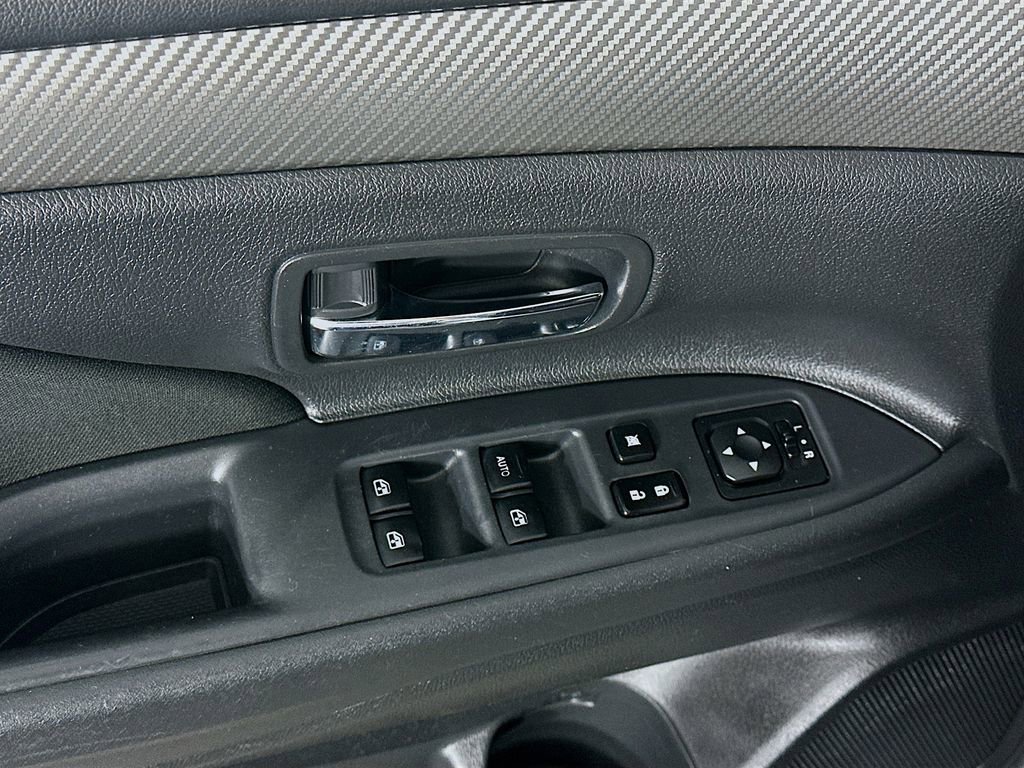 Used 2017 Mitsubishi Outlander ES image 24