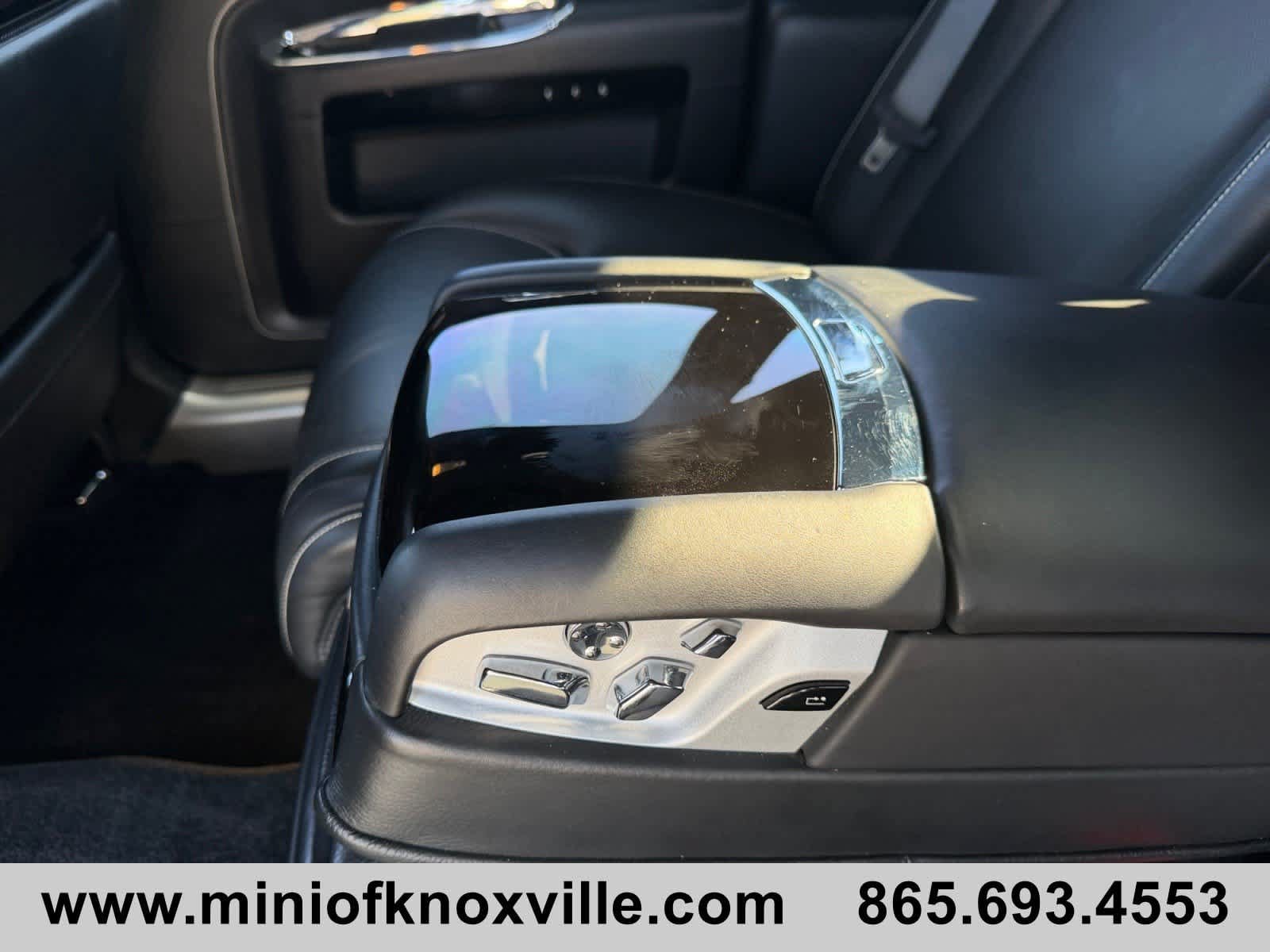 Used 2015 Rolls-Royce Ghost RWD image 19