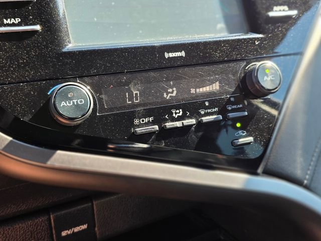 Used 2020 Toyota Camry SE image 27