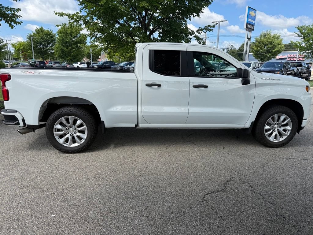 Used 2019 Chevrolet Silverado 1500 Custom w/ Custom Value Package AWD/4WD image 6