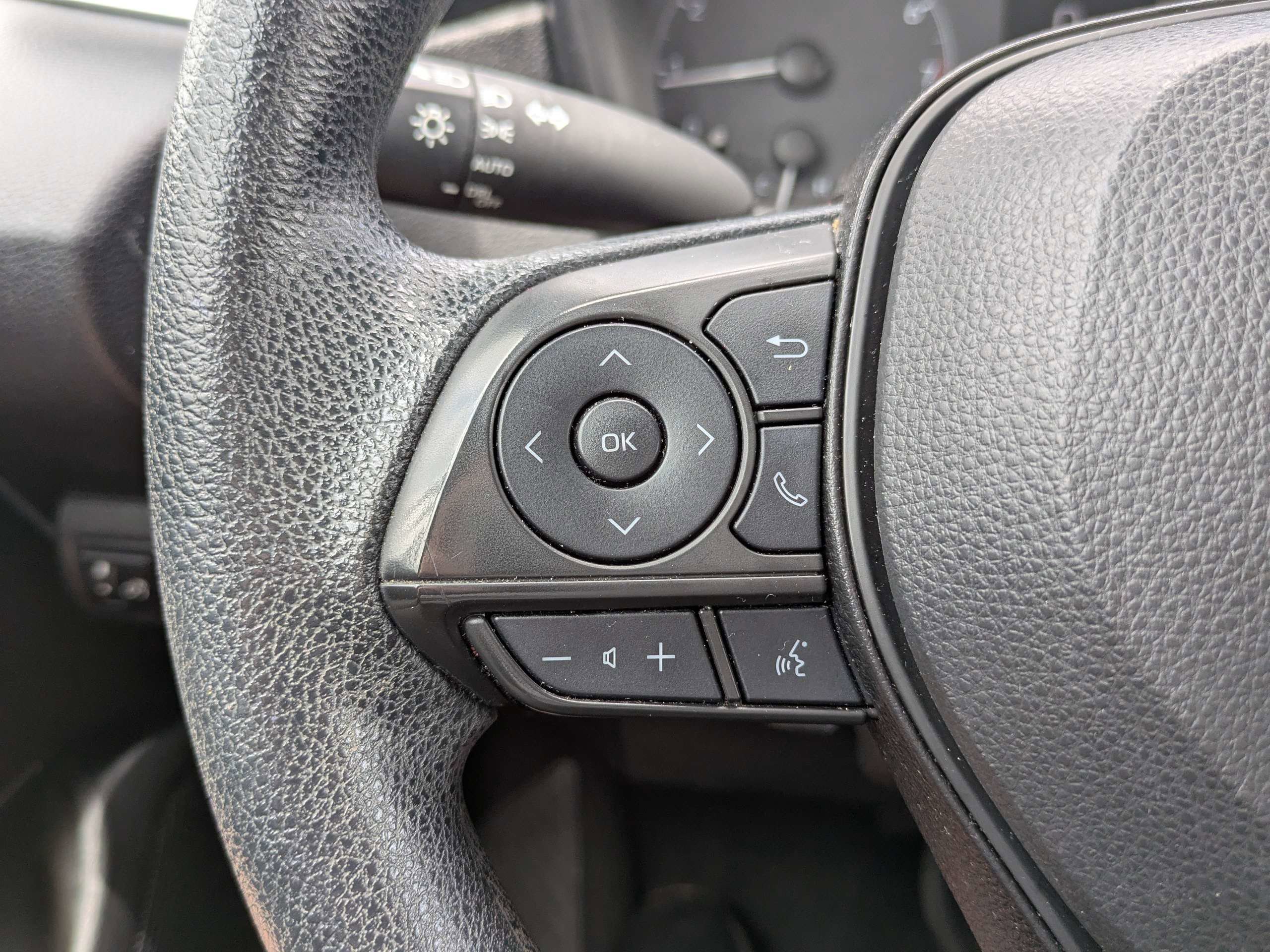 Used 2024 Toyota Corolla LE FWD image 22