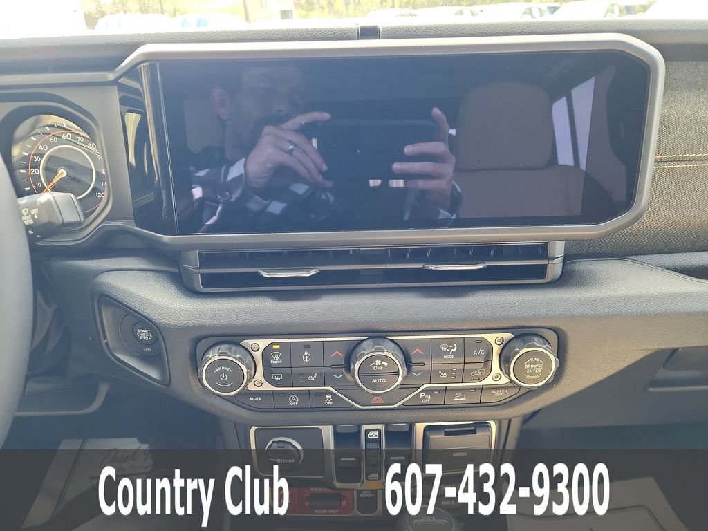 New 2026 Jeep Gladiator Willys AWD/4WD image 13