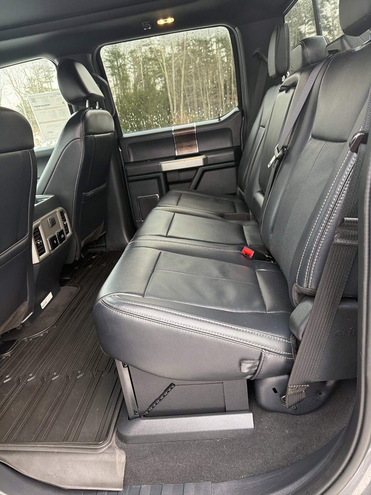 Certified 2022 Ford F250 Lariat w/ Black Appearance Package image 12