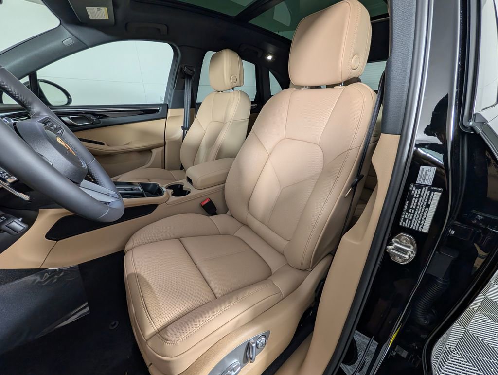 New 2026 Porsche Macan image 5