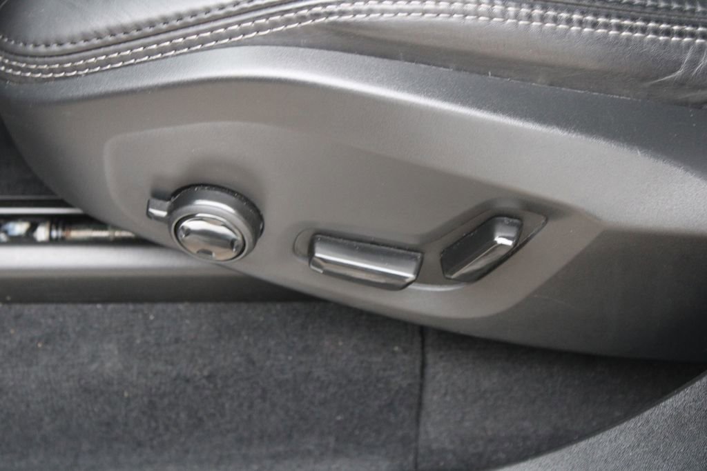 Used 2023 Volvo XC90 T8 Ultimate w/ Protection Package Premier image 11