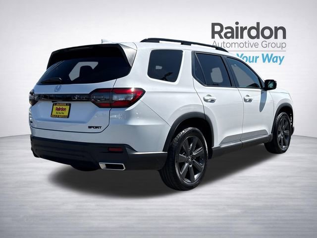 Used 2025 Honda Pilot Sport image 7