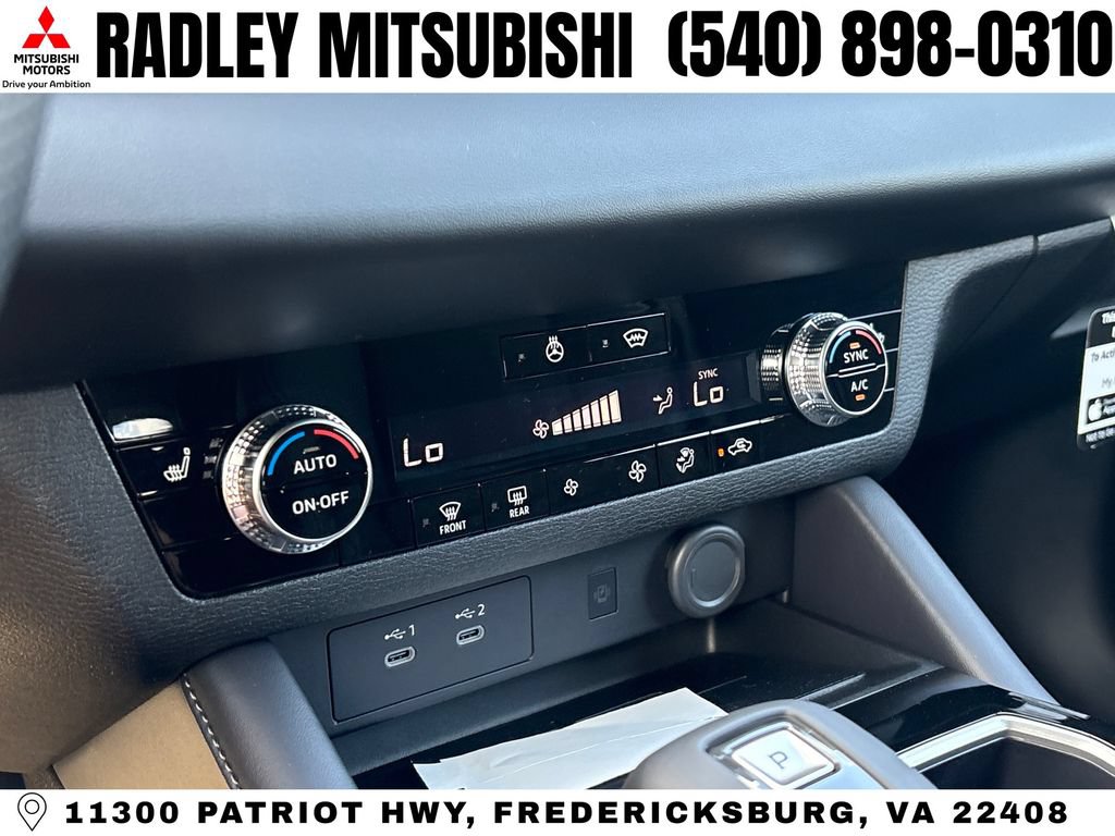 New 2026 Mitsubishi Outlander LE AWD/4WD image 9