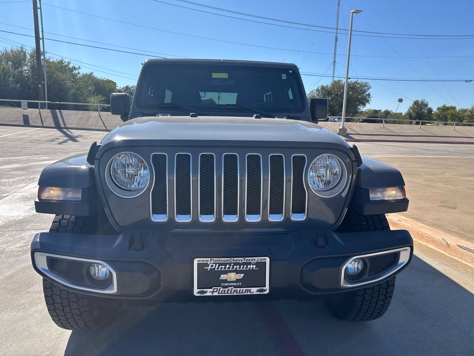 Used 2018 Jeep Wrangler Unlimited Sahara AWD/4WD image 8