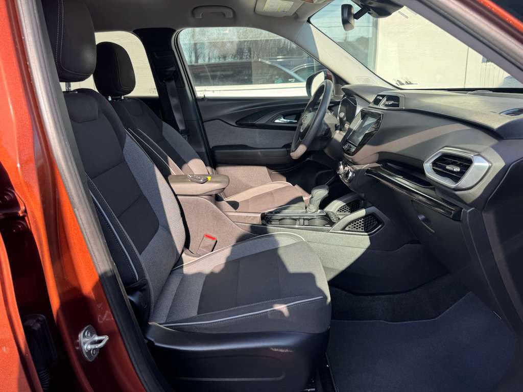 Used 2021 Chevrolet TrailBlazer LT w/ Convenience Package image 18