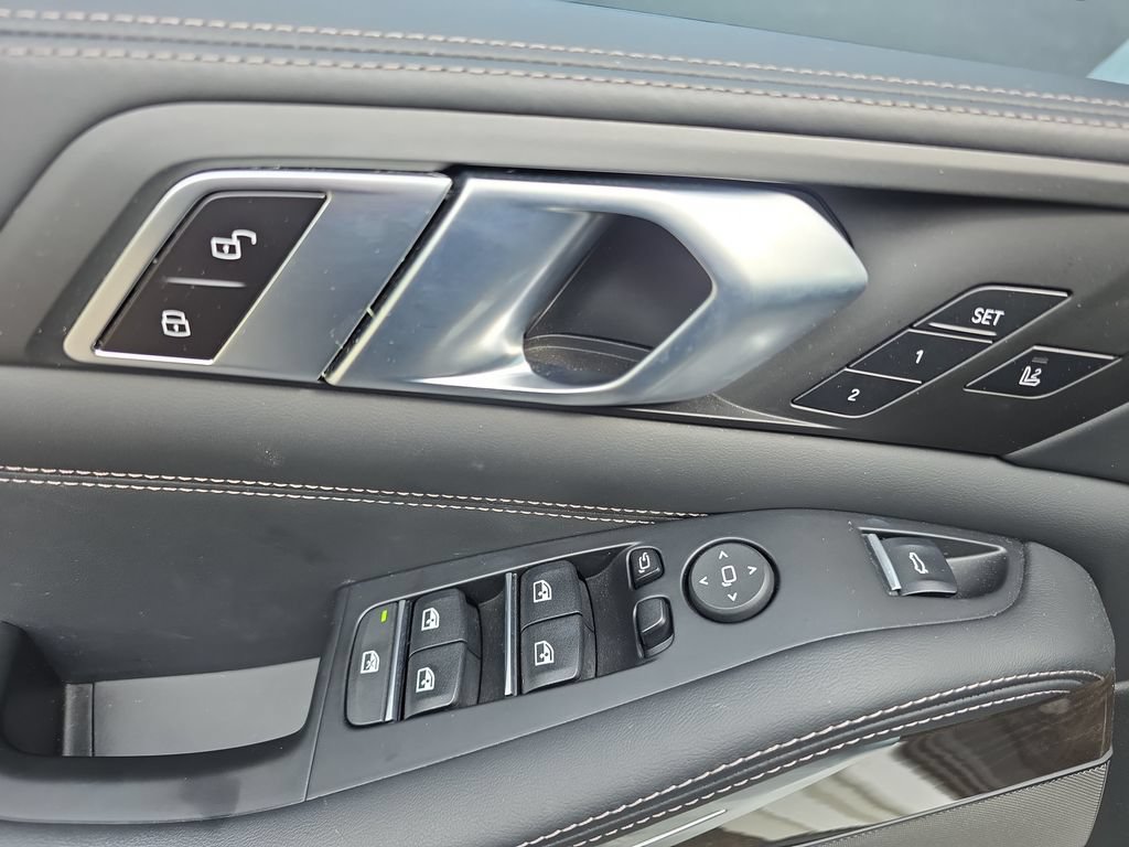 Used 2023 BMW X5 M50i w/ Executive Package AWD/4WD image 18