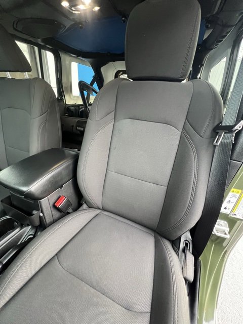 Used 2023 Jeep Wrangler Unlimited w/ Cold Weather Group image 15