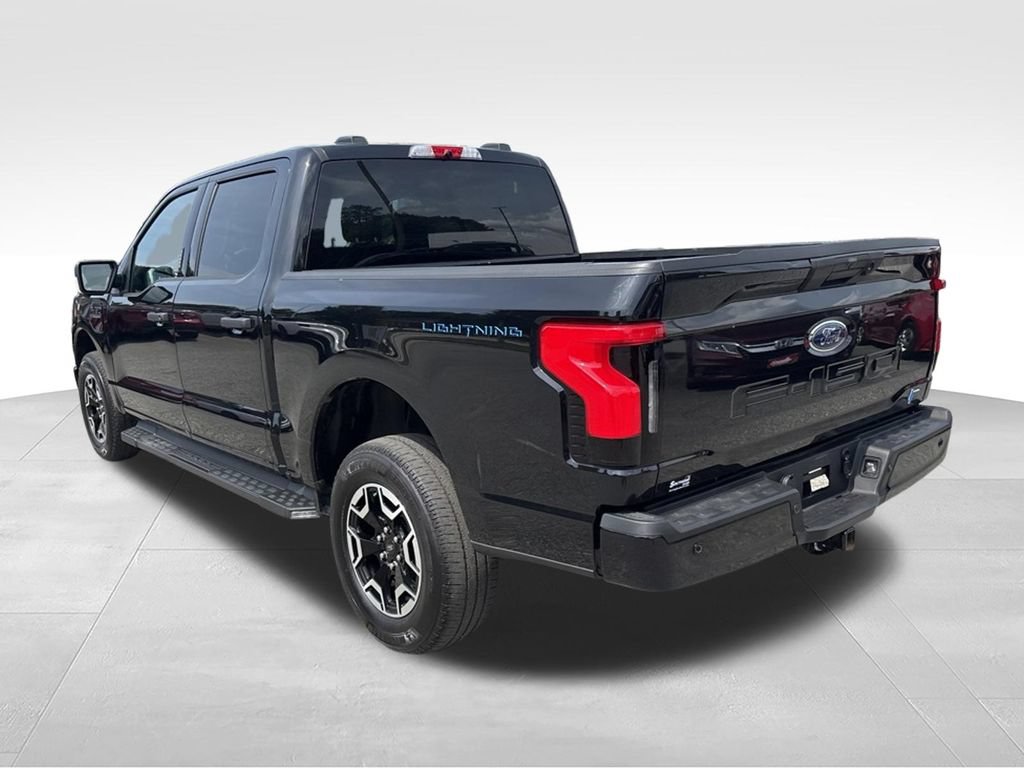 Used 2023 Ford F150 Lightning XLT AWD/4WD image 3
