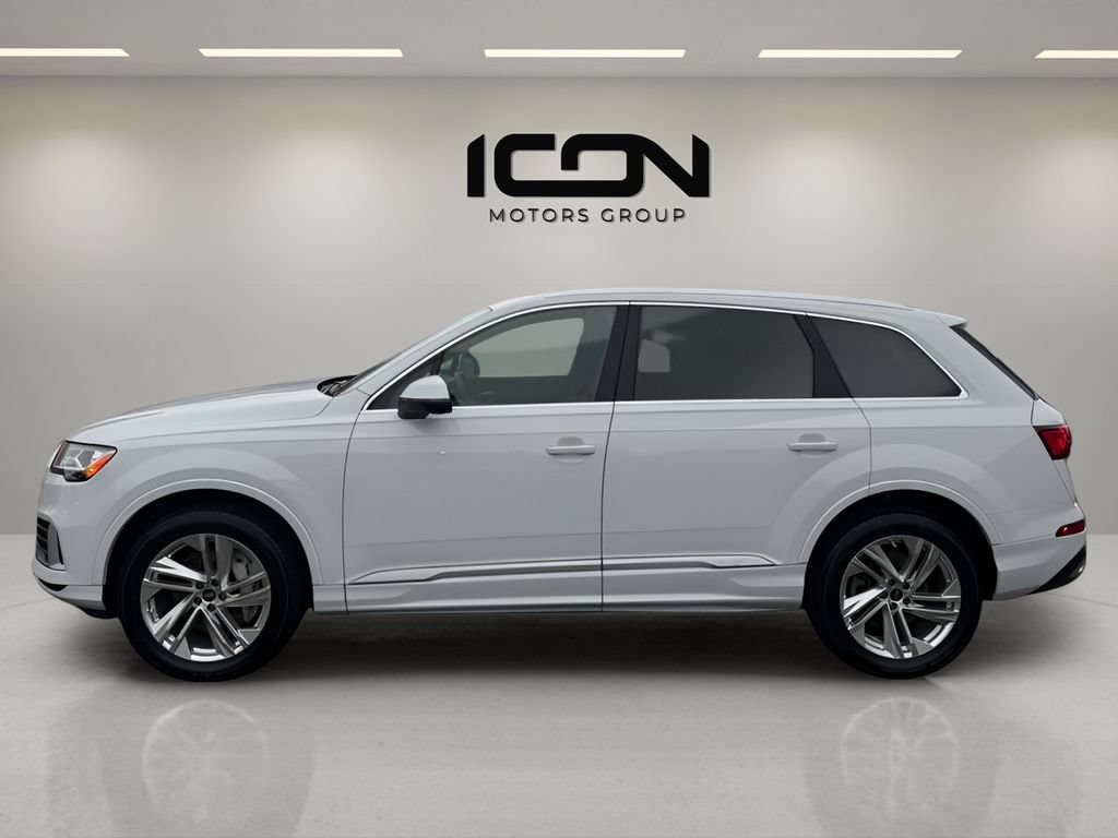 Used 2023 Audi Q7 2.0T Premium w/ Towing Package AWD/4WD image 2