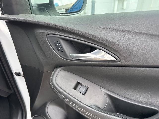 Certified 2020 Buick Encore GX Essence FWD image 48