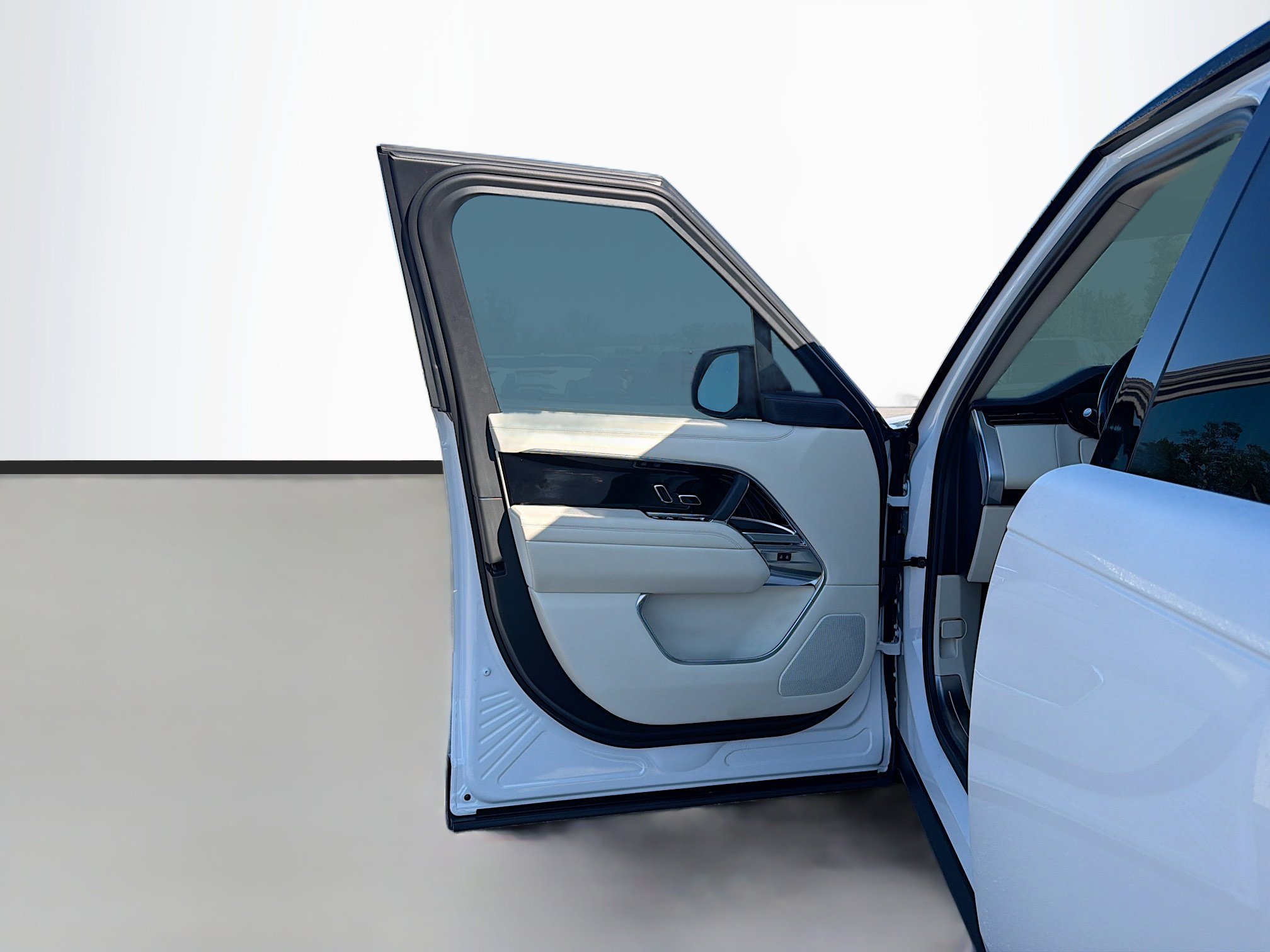 Used 2024 Land Rover Range Rover Long Wheelbase SE image 23