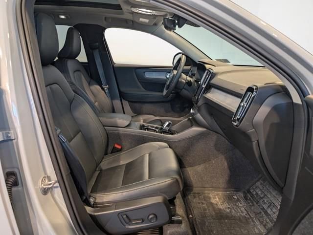 Used 2026 Volvo XC40 B5 Plus w/ Protection Package Premier image 27