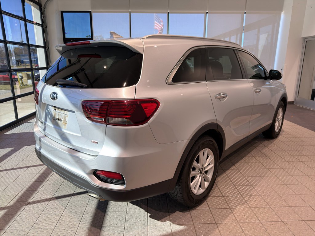 Used 2019 Kia Sorento LX w/ LX Convenience Package image 5
