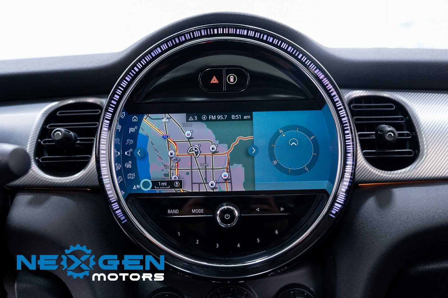 Used 2023 MINI Cooper 2-Door Hardtop image 12