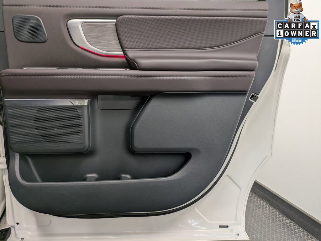 Used 2025 Ford Expedition Max Platinum w/ Platinum Ultimate Package AWD/4WD image 25