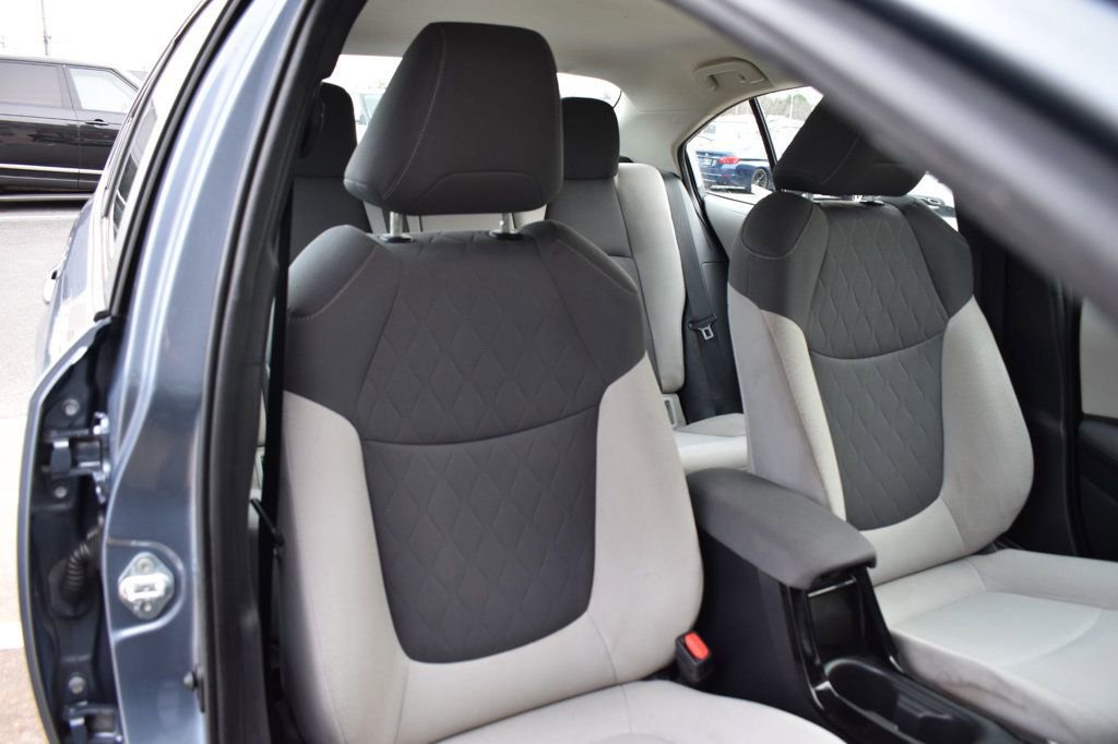Used 2022 Toyota Corolla LE image 18