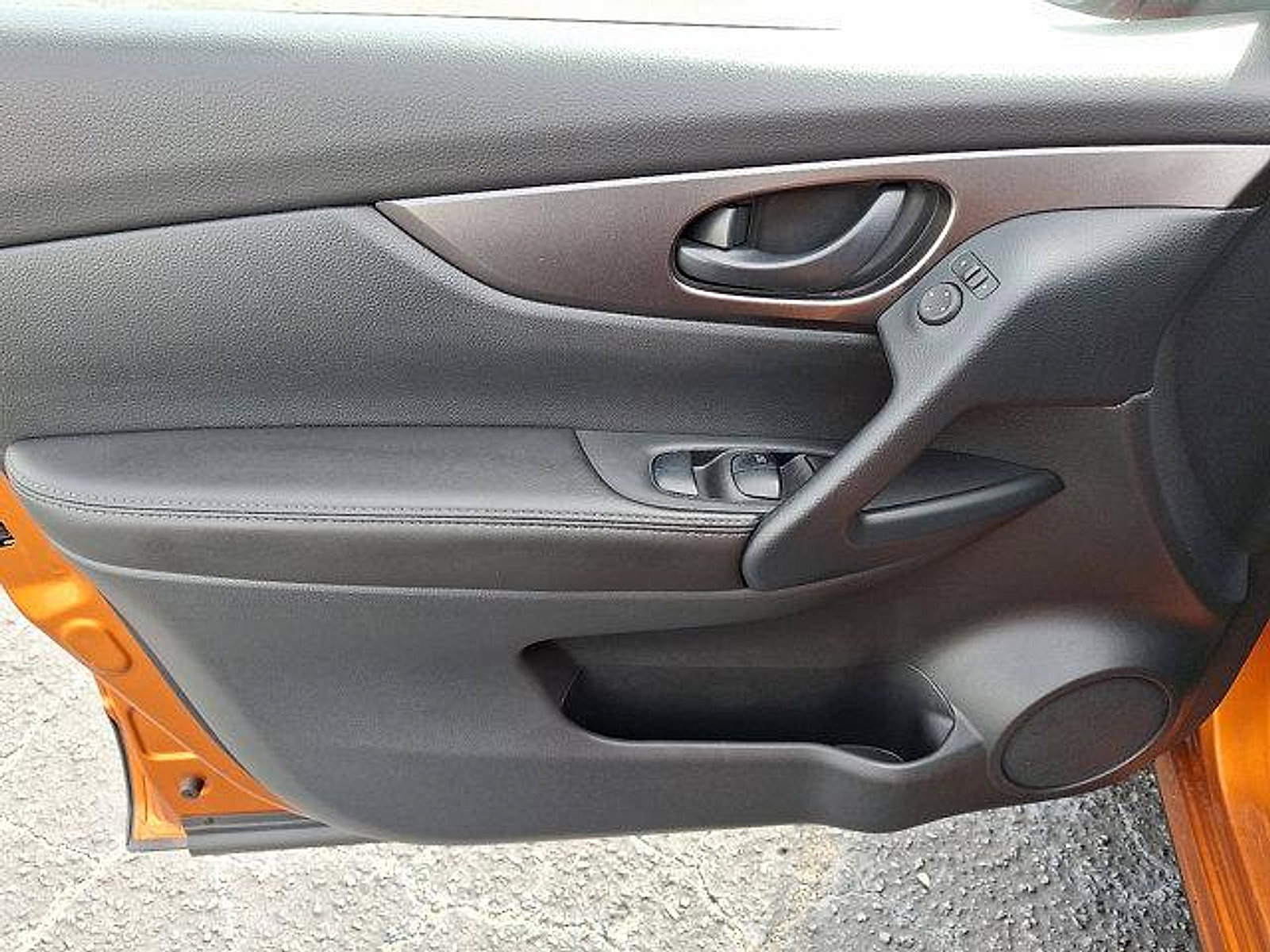 Used 2022 Nissan Rogue Sport S image 39