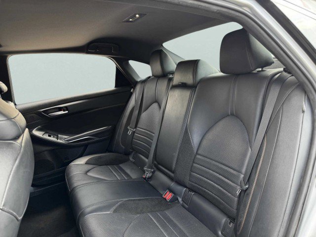 Used 2019 Toyota Avalon XSE image 37