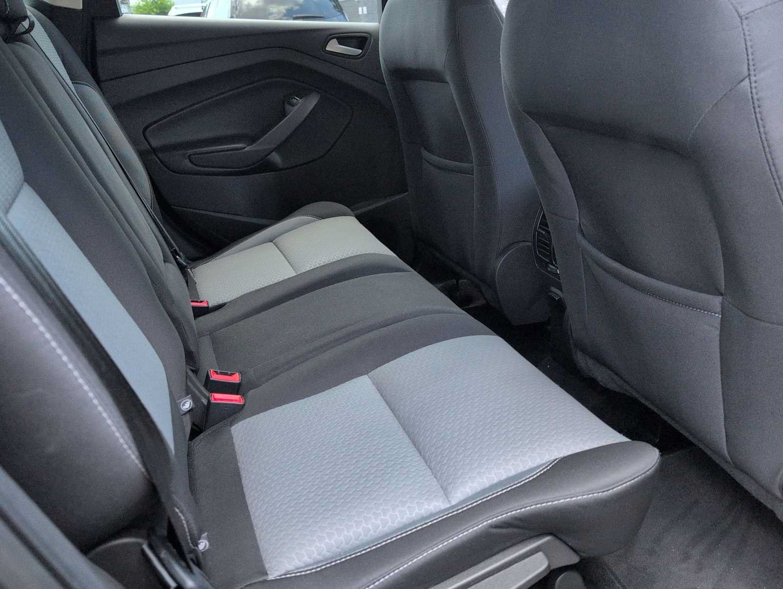 Used 2019 Ford Escape SE FWD image 19