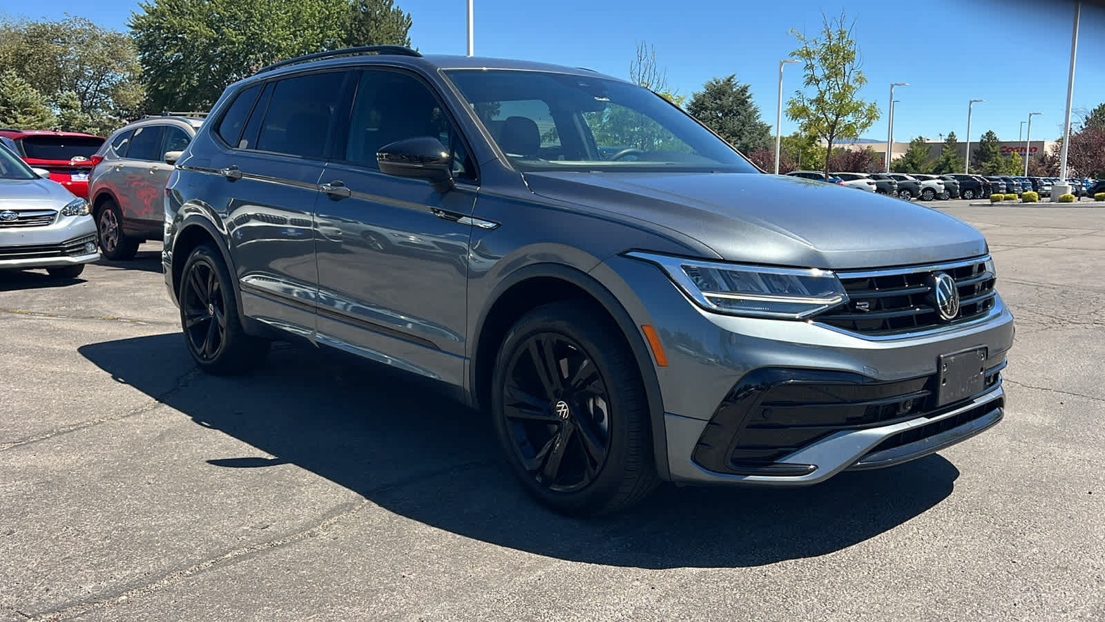Certified 2023 Volkswagen Tiguan SE R-Line FWD image 3