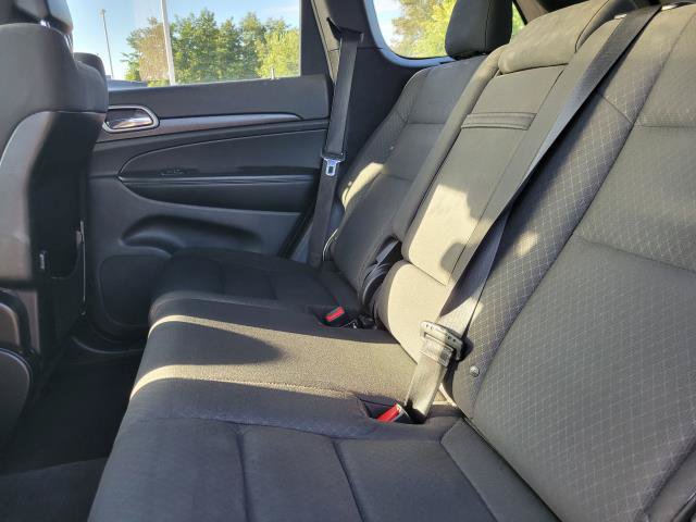 Used 2018 Jeep Grand Cherokee Laredo w/ Security & Convenience Group AWD/4WD image 12